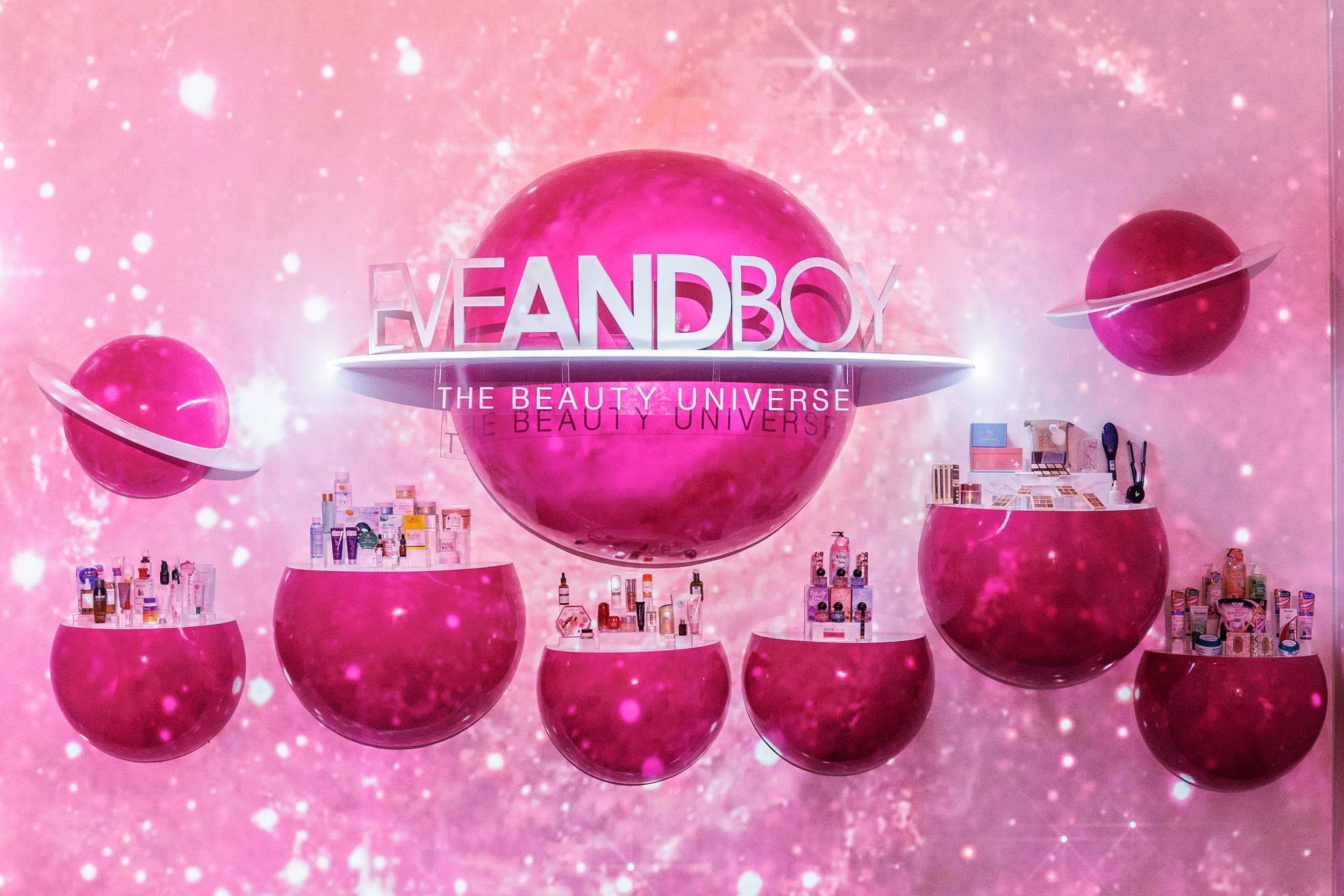 17. 40 ผลิตภัณฑ์พรีเมี่ยมที่อยู่ใน EVEANDBOY UNIVERSE BAG x SHINING BOX
