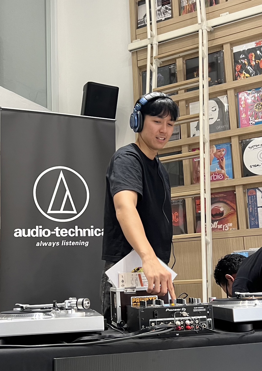Pic RTB ANALOG In The City Your New Analog Experience by Audio Technica 11